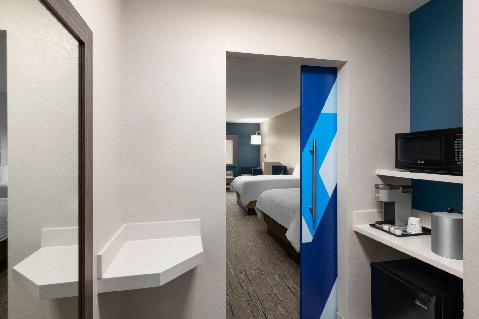 Holiday Inn Express & Suites Boynton Beach West By Ihg Exterior photo