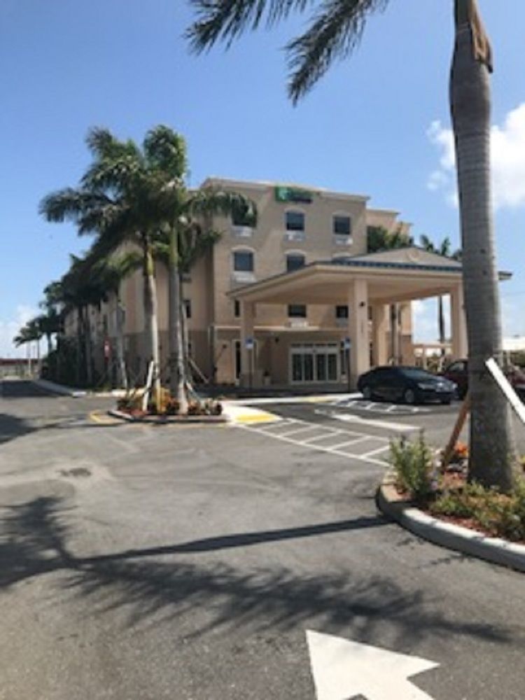 Holiday Inn Express & Suites Boynton Beach West By Ihg Exterior photo